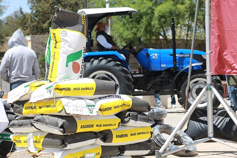 BENEFICIAN A PRODUCTORES CON SEMILLA PARA RIEGO
