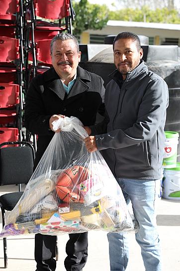 BENEFICIAN CON MOBILIARIO Y EQUIPAMIENTO A CASI 4 MIL ESTUDIANTES DEL SUR DE ZACATECAS 