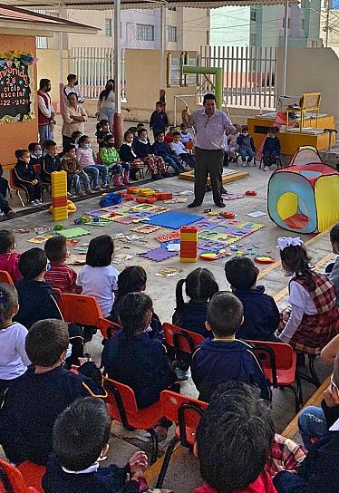 BIBLIOTECARIOS LLEVAN CUENTOS A PREESCOLARES