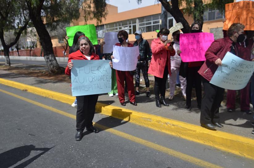 BLOQUEAN TRABAJADORES DEL ISSSTE  EL BULEVAR