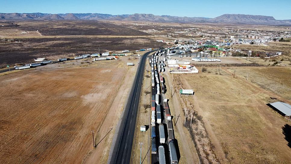 BLOQUEAN TRANSPORTISTAS CARRETERAS EN CHIHUAHUA POR 21 HORAS 