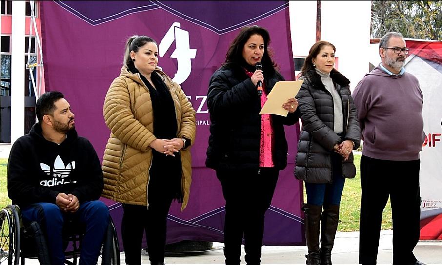 BRINDA DIF 90 APOYOS AUTIVOS EN 4 MUNICIPIOS 