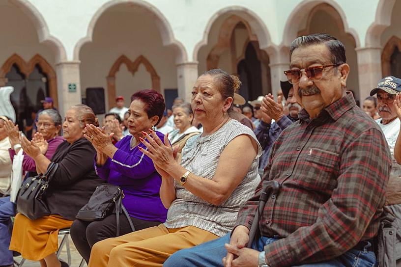 BRINDAN ACOMPAÑAMIENTO A BENEFICIARIOS DEL PROGRAMA CORAZÓN DE PLATA EN EU