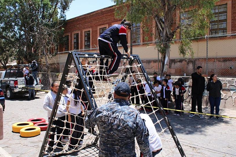 BRINDAN ATENCIÓN A 900 ALUMNOS PARA EVITAR QUE DELINCAN 