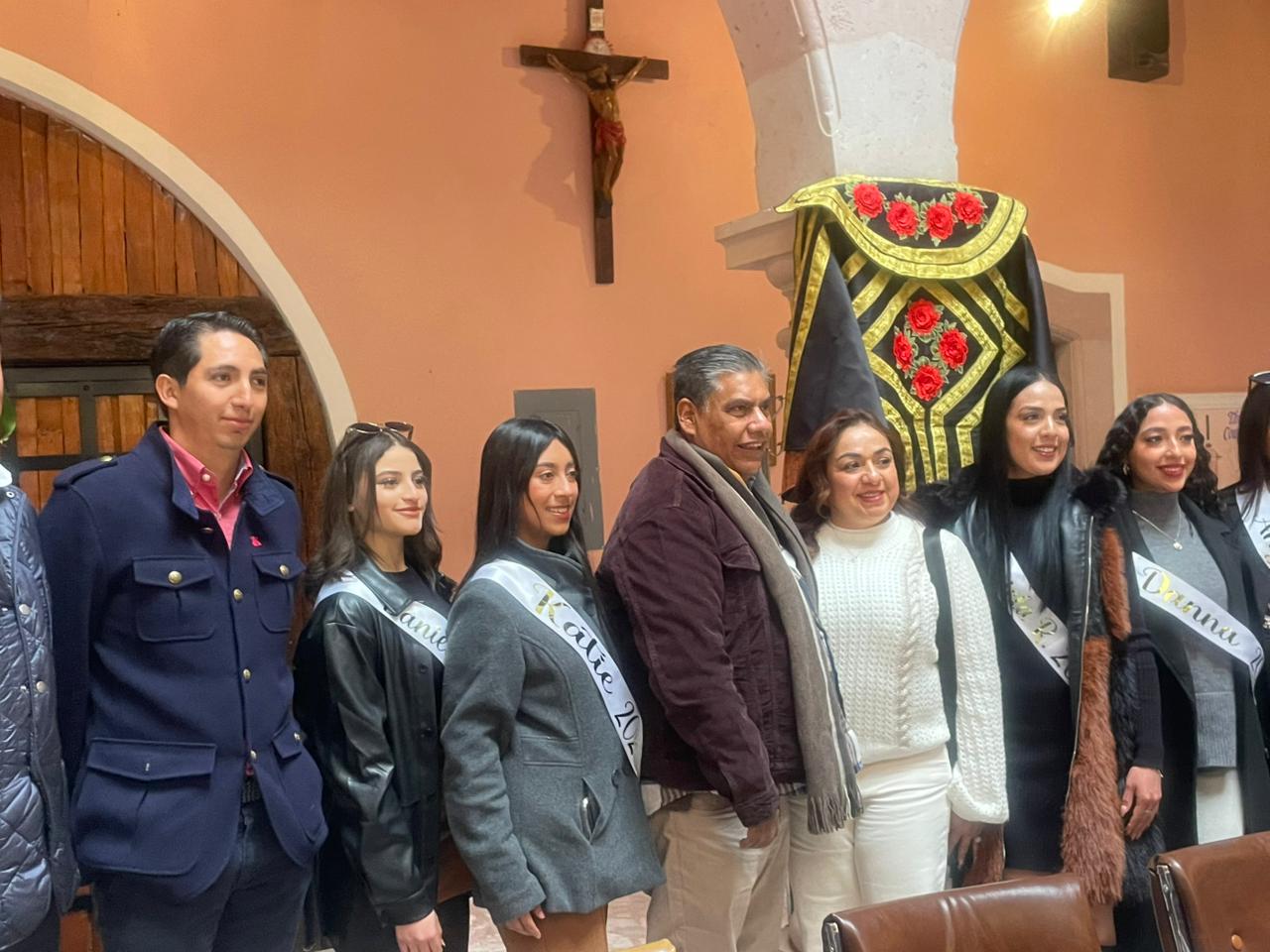 SE ALISTA SOMBRERETE PARA SU FERIA   