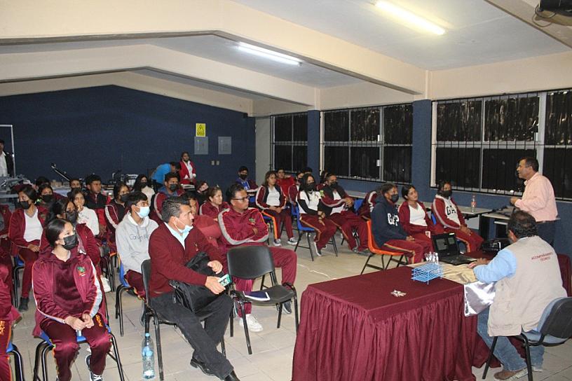 BRINDAN CAPACITACIÓN EN MATERIA AGROPECUARIA A ALUMNOS DEL CECYTEZ EN RÍO GRANDE