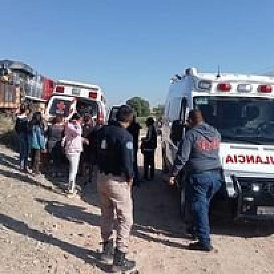 CONTINÚAN SU TRAVESÍA MIGRANTES INDOCUMENTADOS QUE QUEDARON VARADOS EN ZACATECAS