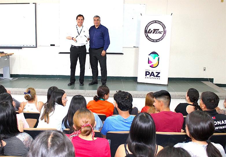 BRINDA SAT CHARLA DE INTRODUCCIÓN FISCAL A ALUMNADO DE UTZAC