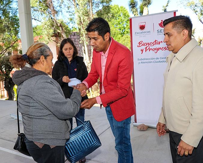 BRINDA SEDIF APOYOS PARA LA COMPRA DE MEDICAMENTOS 