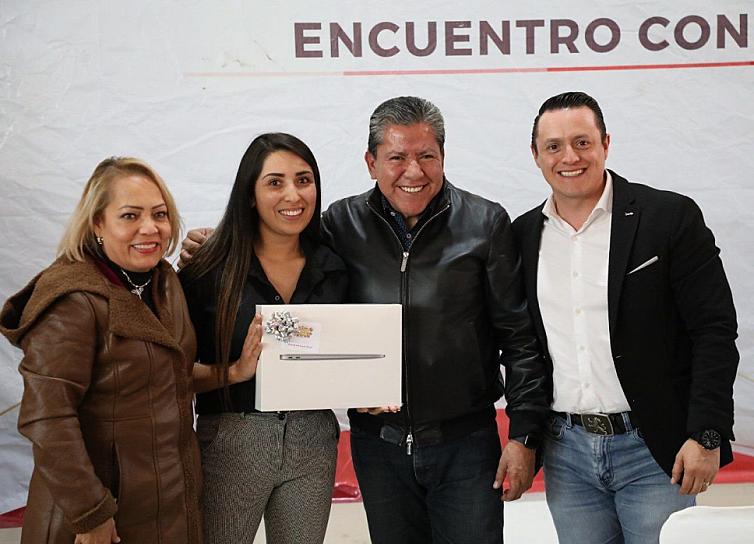 BUSCA DAVID MONREAL FORTALECER LA EDUCACIÓN EN EL ESTADO