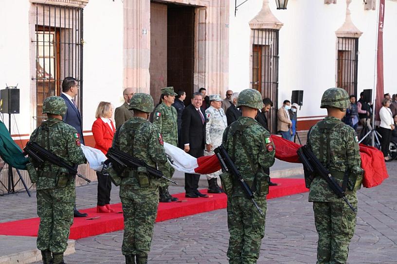BUSCA DAVID MONREAL QUE FAMILIAS TENGAN UN BUEN CIERRE DE AÑO