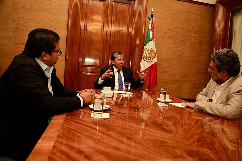 BUSCAN GOBERNADOR Y RECTOR BUEN CIERRE DE AÑO PARA LA UAZ 