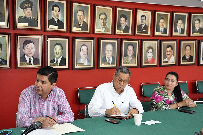 BUSCA ENRIQUE FLORES RECUPERAR LA CONFIANZA DE LOS ZACATECANOS