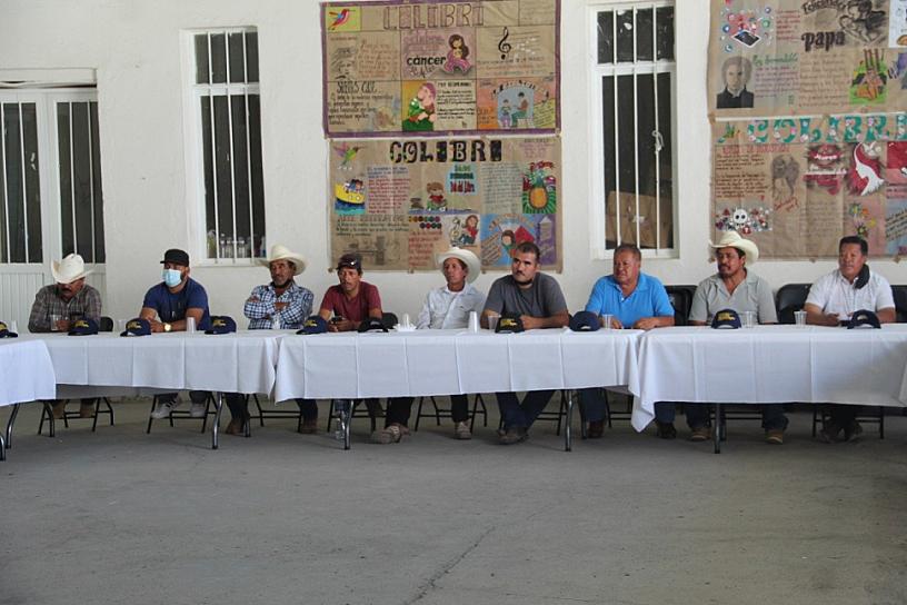 BUSCA MARIO CÓRDOVA ATENDER NECESIDADES DE RIOGENSES; SE REÚNE CON DELEGADOS