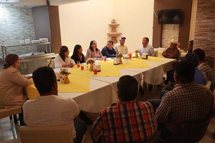 BUSCAN PAN CREAR AGENDA JUNTO A EMPRESARIOS DE SOMBRERETE 