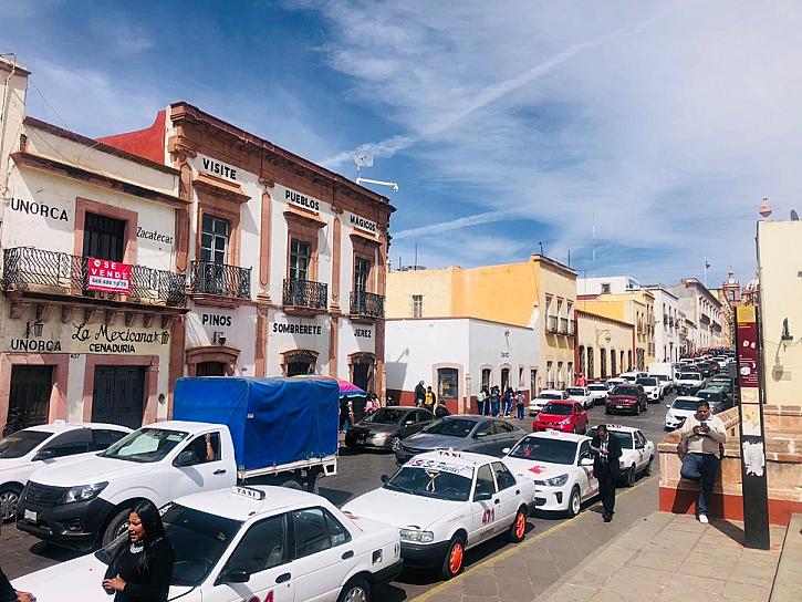 BUSCAN TAXISTAS CONCESIONES PARA QUIENES TIENEN MAYOR ANTIGÜEDAD