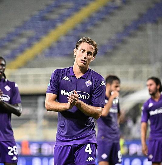 Cae jugador de futbol inconsciente y suspenden el partido