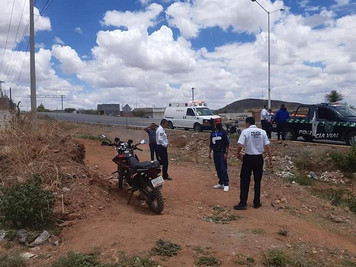 CAEN MENORES DE EDAD DE UNA MOTOCICLETA