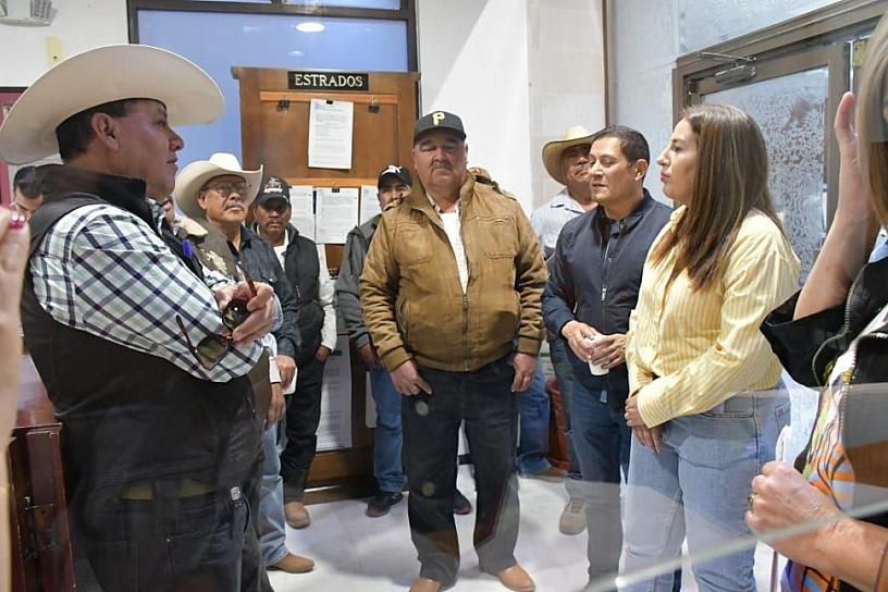 CAMPESINOS ACUDEN A LA LEGISLATURA PARA EXIGIR SOLUCIÓN A SUS DEMANDAS