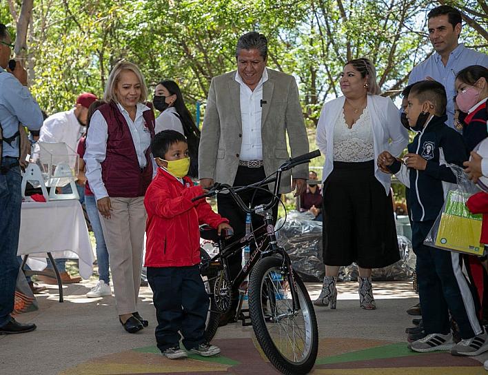 CANALIZA DAVID MONREAL APOYOS A SUSTICACÁN 