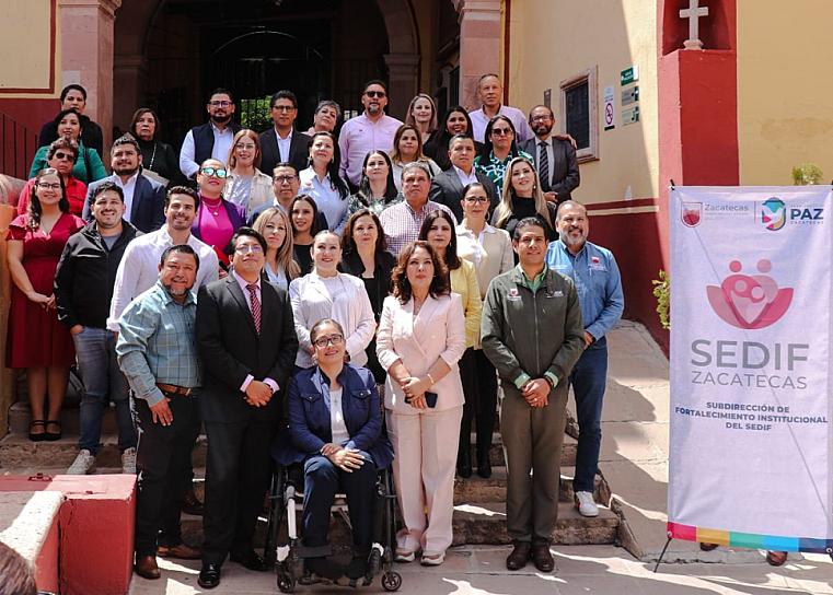 CAPACITA IAPF A GOBIERNO DE ZACATECAS EN PERSPECTIVA FAMILIAR