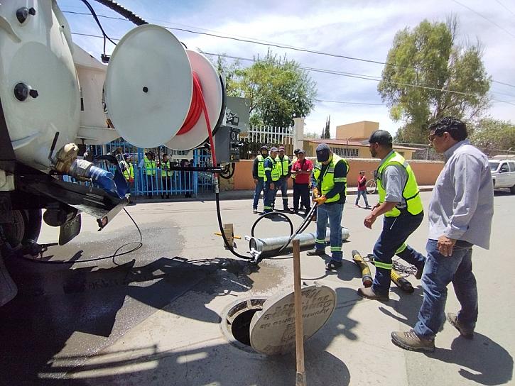 CAPACITA JIAPAZ A PERSONAL PARA OPERAR EQUIPO DE DESAZOLVE 
