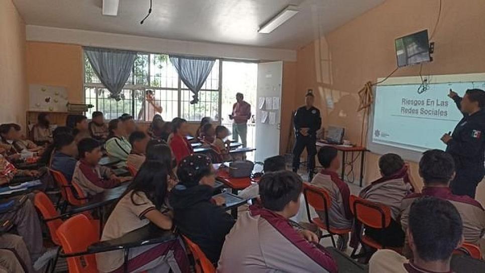 CAPACITAN A ALUMNOS DE SECUNDARIA EN PREVENCIÓN DE RIESGOS EN REDES SOCIALES 