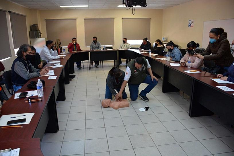 CAPACITAN A BRIGADAS DE PRIMEROS AUXILIOS DEL ISSSTEZAC 