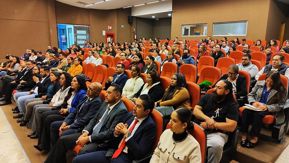 CAPACITAN A PERSONAL DE OFICINAS DEL REGISTRO CIVIL DE MUNICIPIOS