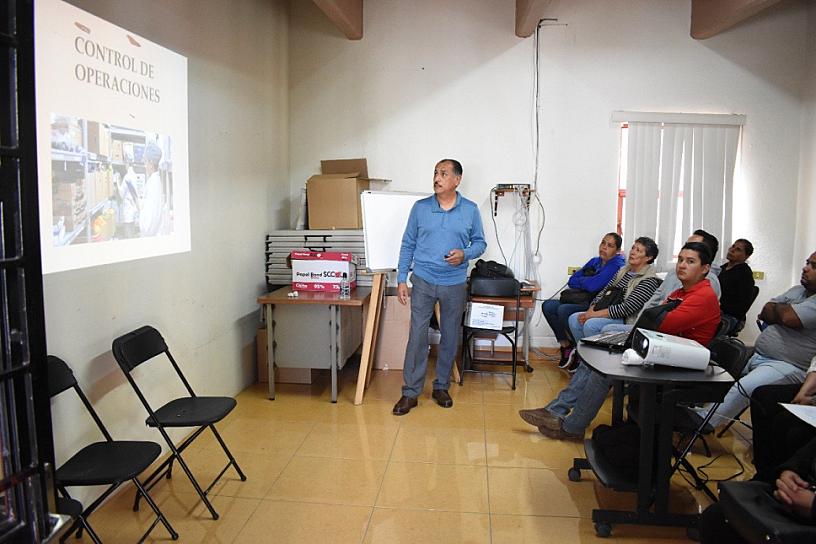 CAPACITAN A PERSONAL JEREZANO EN MANEJO HIGIÉNICO DE ALIMENTOS