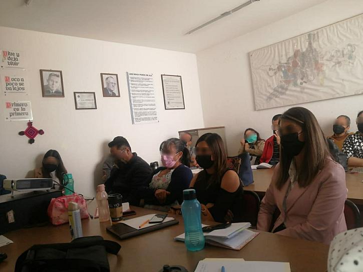 CAPACITAN A PERSONAL MÉDICO EN TEMA DE ADICCIONES