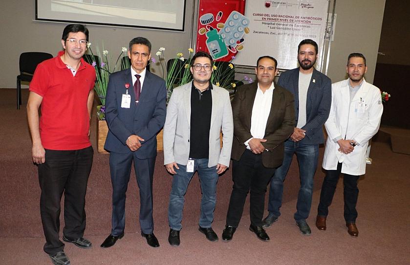 CAPACITAN A PERSONAL MÉDICO SOBRE USO RACIONAL DE ANTIBIÓTICOS 