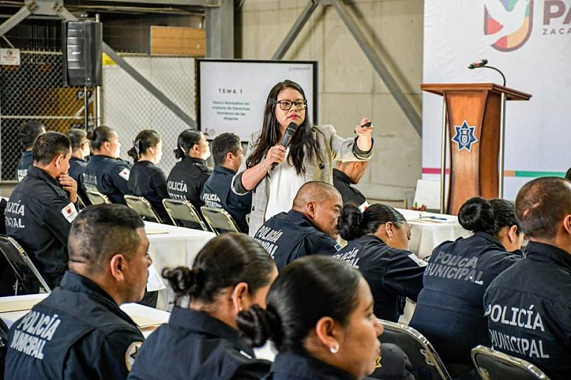 CAPACITAN A POLICÍAS EN ENFOQUE EN PERSPECTIVA DE GÉNERO