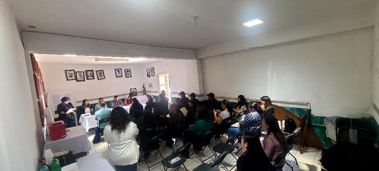 CAPACITAN A POLICÍAS MUNICIPALES EN ATENCIÓN DE VIOLENCIA CONTRA MUJERES