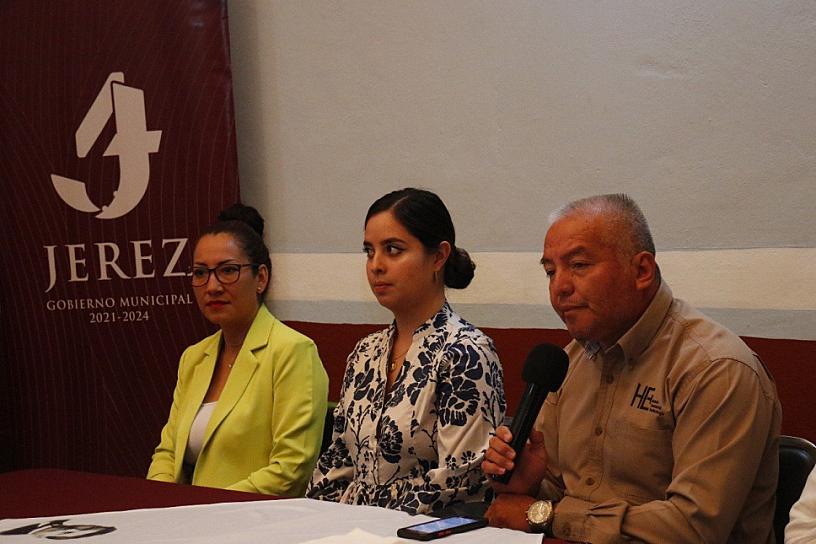 CAPACITAN A PRESTADORES DE SERVICIOS TURÍSTICOS JEREZANOS 