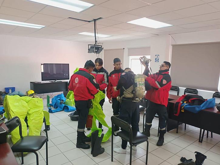 CAPACITAN A VOLUNTARIOS DE PROTECCIÓN CIVIL
