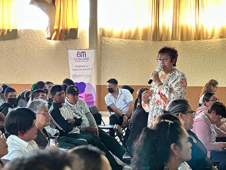 CAPACITAN EN DERECHOS DE LAS MUJERES A FUNCIONARIOS DE SEIS MUNICIPIOS