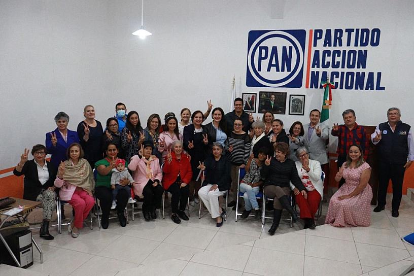 CAPACITA PAN A MUJERES EN PREVENCIÓN DE CÁNCER DE MAMA Y MANEJO DE EMOCIONES 