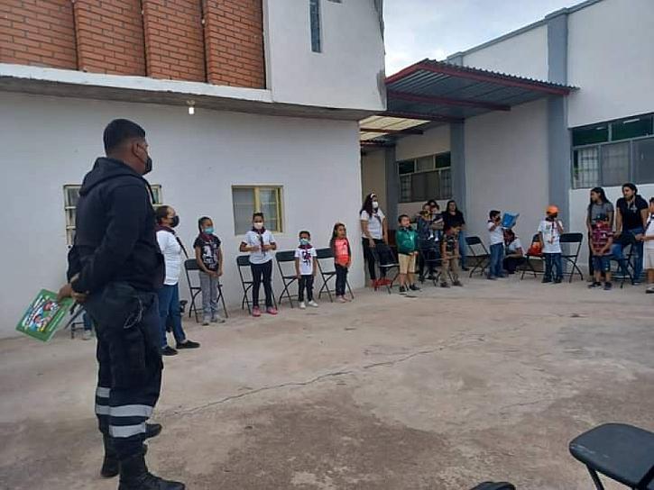 CAPACITA PC A NIÑOS RIOGENSES PARA PREVENIR ACCIDENTES