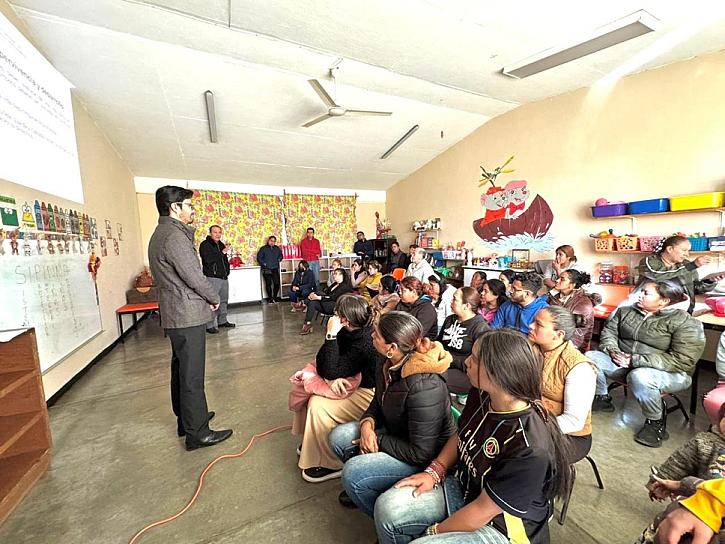Capacita SIPINNA a padres y madres de alumnos de USAER