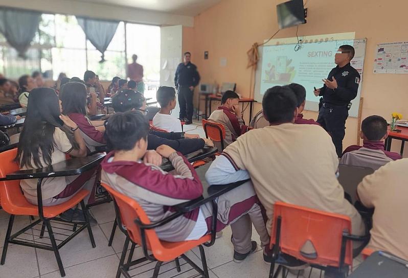 CAPACITA SSP A PADRES DE FAMILIA Y ESTUDIANTES DE VETAGRANDE Y ZACATECAS