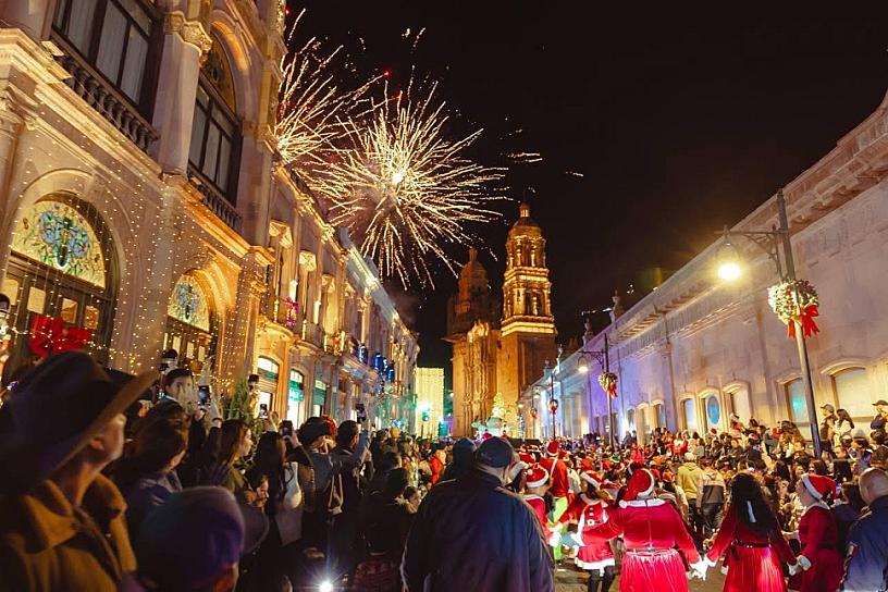 Cautiva Festival de Luces a miles de visitantes
