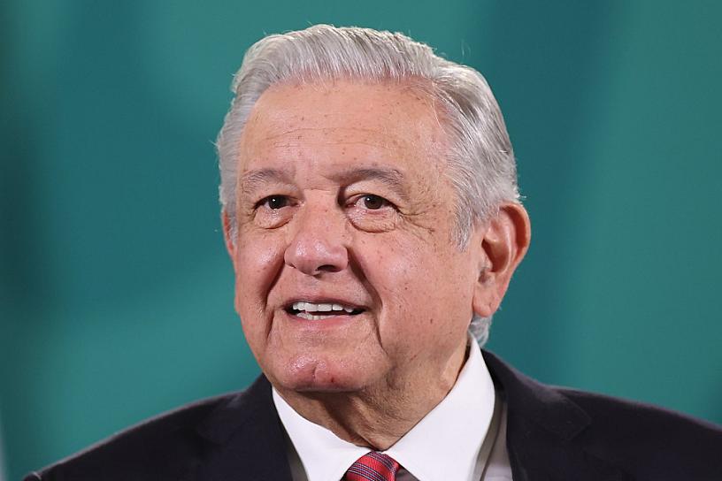 CELEBRA AMLO QUE LENIA BATRES SE HAYA INTEGRADO A LA SCJN