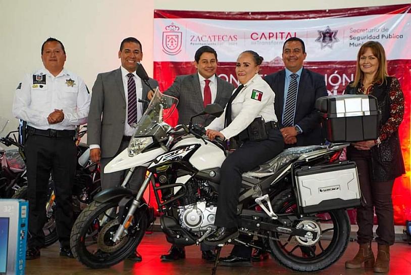CELEBRA AYUNTAMIENTO CAPITALINO A POLICÍAS MUNICIPALES