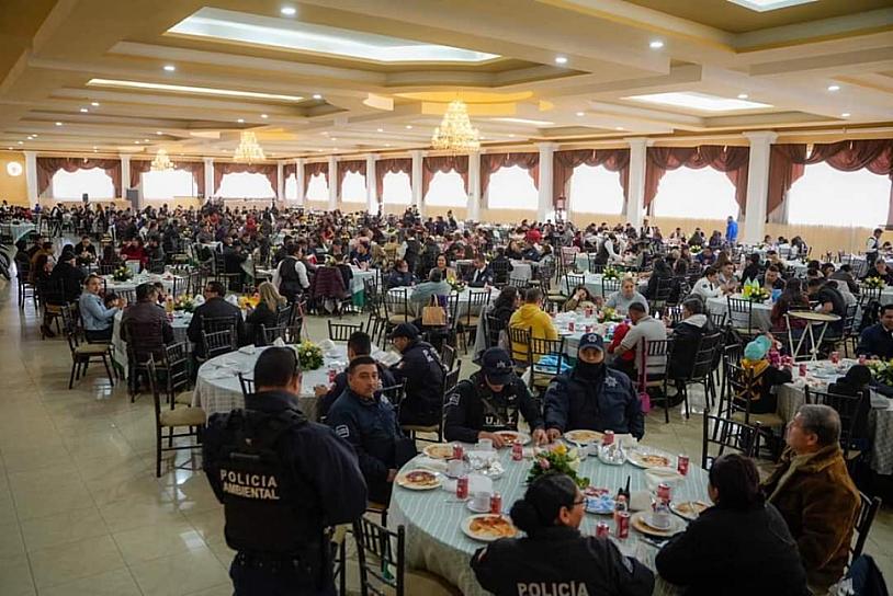 CELEBRA JORGE MIRANDA A LOS POLICÍAS CAPITALINOS 