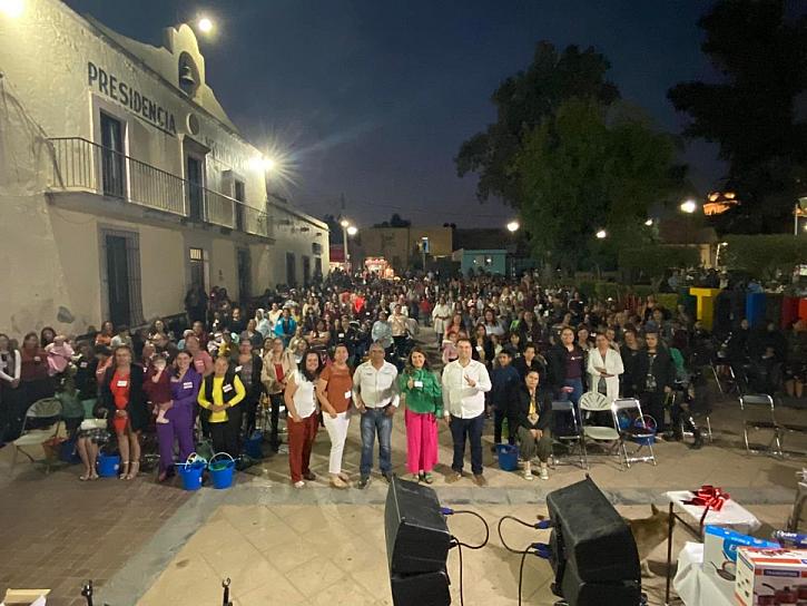 CELEBRA MIGUEL VARELA A MAMÁS EN ATOLINGA