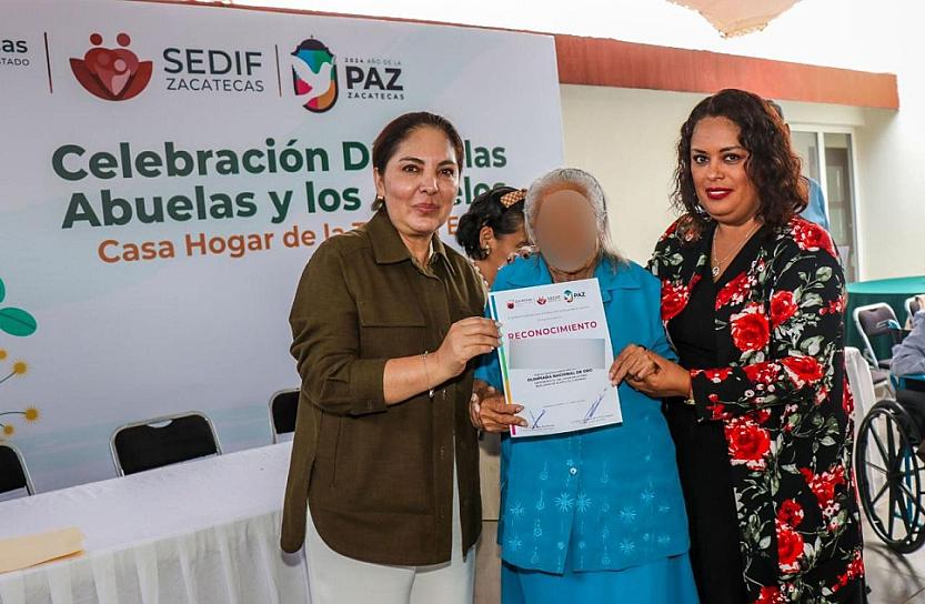 CELEBRAN A ADULTOS MAYORES DE LA CASA HOGAR