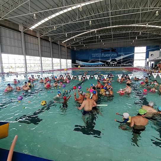 CELEBRAN DÍA DEL PADRE EN LA ALBERCA OLÍMPICA