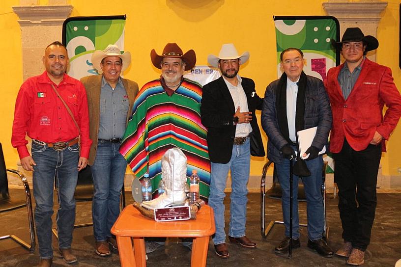 CELEBRAN EL 25 ANIVERSARIO DEL NACIONAL DÍA DEL VAQUERO EN LA CAPITAL 