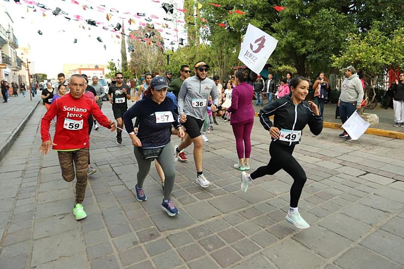 CELEBRAN EL AMOR CON CARRERA 3K 